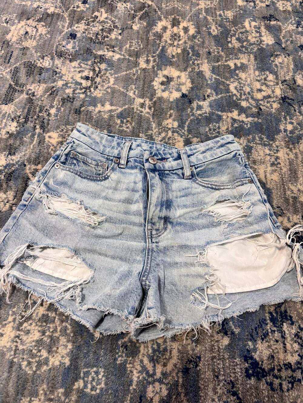 American Eagle Curvy Mom Shorts Size 2 Distressed